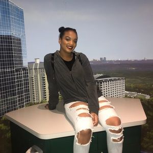 Meet your Posher, Kiana